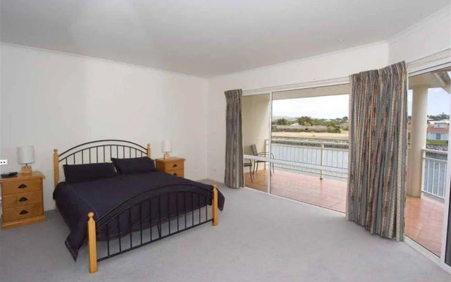 Anchorage Holiday Apartments