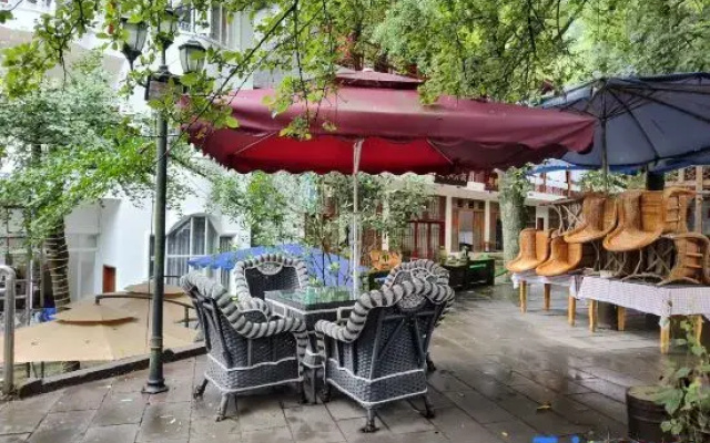 Shangya Qingju Homestay (Qingchengshan Town)