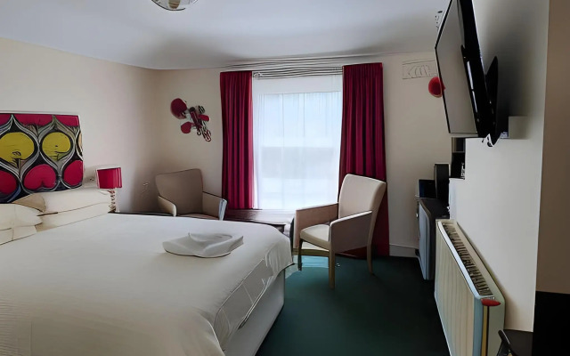 The Edward Hotel