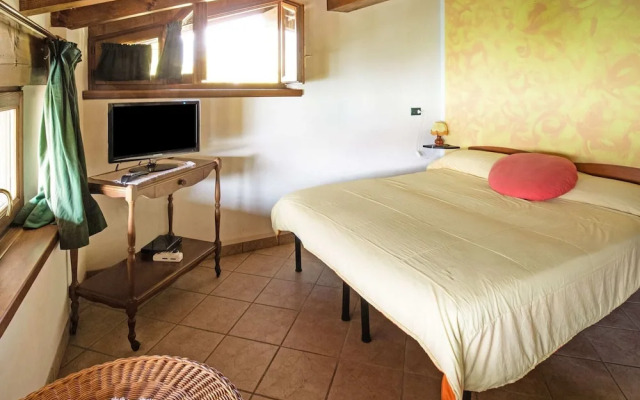 Cottage in Parole Near Forest and Lake