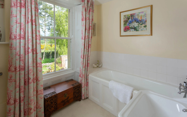 Ingram House Bed & Breakfast