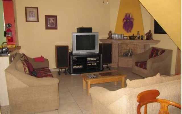 La Puerta Violeta Guest House & Spa
