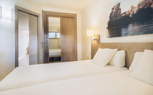Отель Iberostar Waves Pinos Park