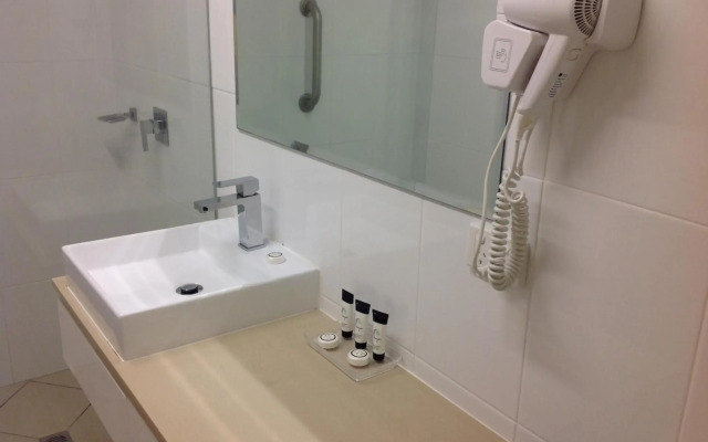 Cairns Queenslander Hotel & Apartments