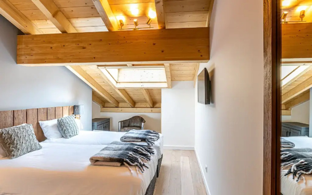Penthouse with private sauna and wine climate cabinet