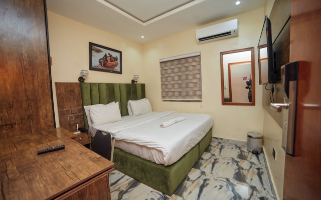 Masters Class Hotel