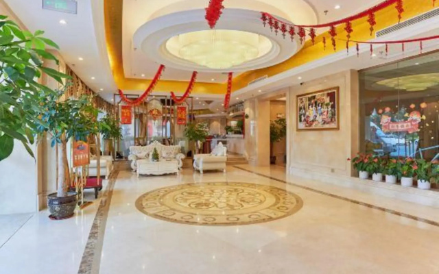 Vienna Hotel (Minhou University Town Boshihou)