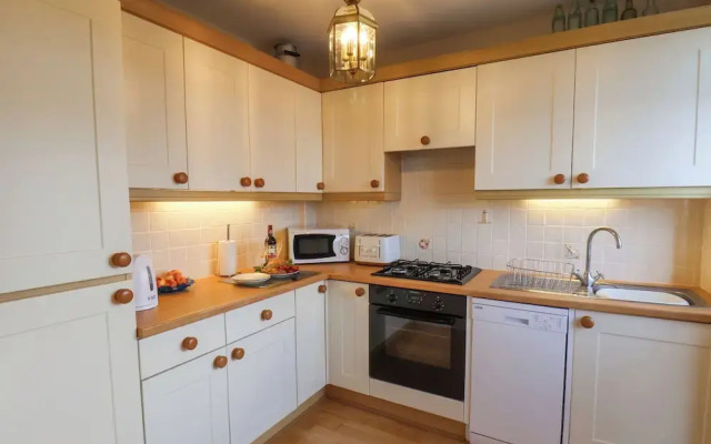 Maypole Cottage
