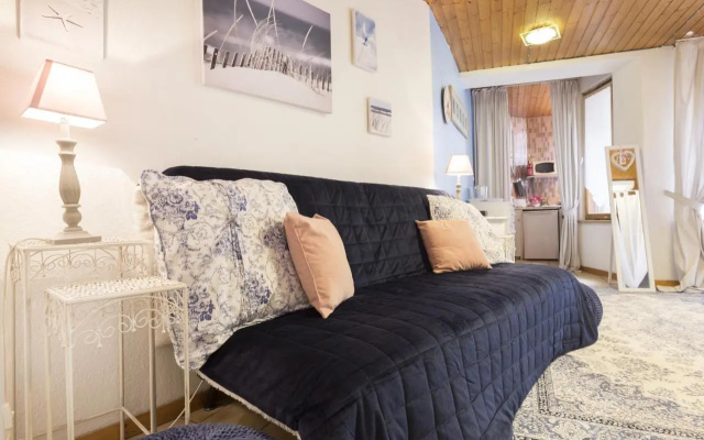 Romantic Studio Center