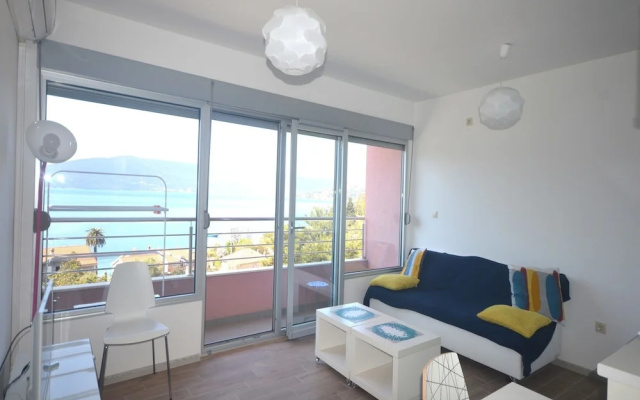 Anika Apartment