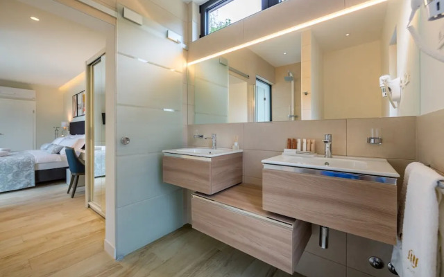 Villa AltaVista, Opatija - Seaview & Relax with Heated Pool and Private MiniGolf