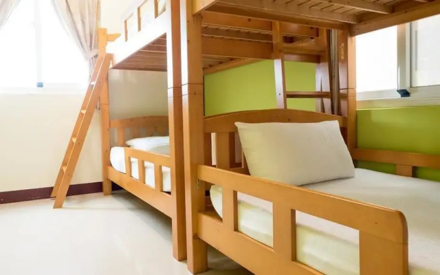17years old coffee hostel