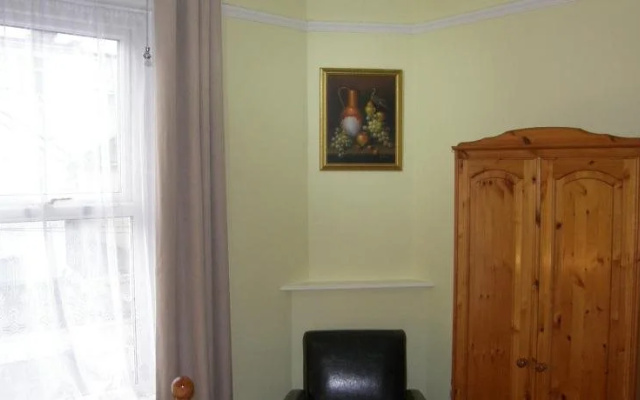 Kingswinford Guest House