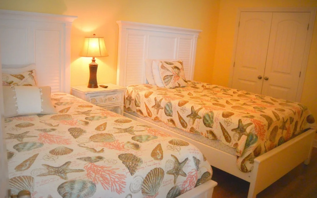 Surf And Sand 4 Bedroom Home by RedAwning