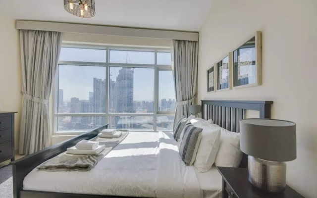 Stylish Apartment With the Best Burj Views