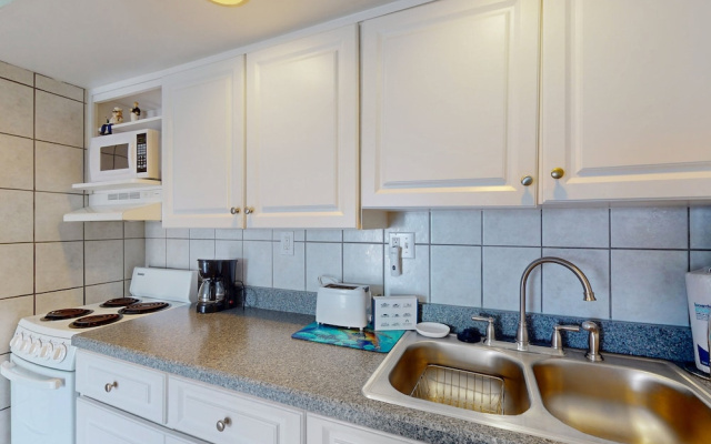 Mariners Cove 302
