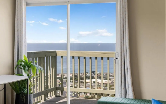 Oceanview 2BR 1Bath Balcony Sunset Views