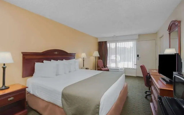 Days Inn Asheville West
