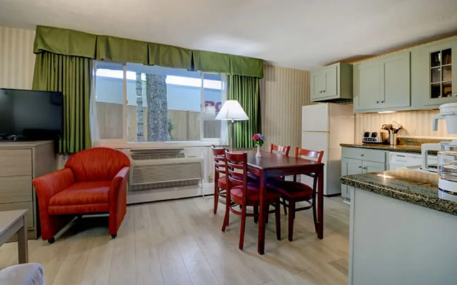 Skaket Beach Motel