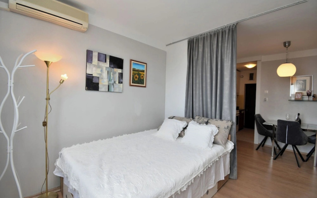 Apartment City