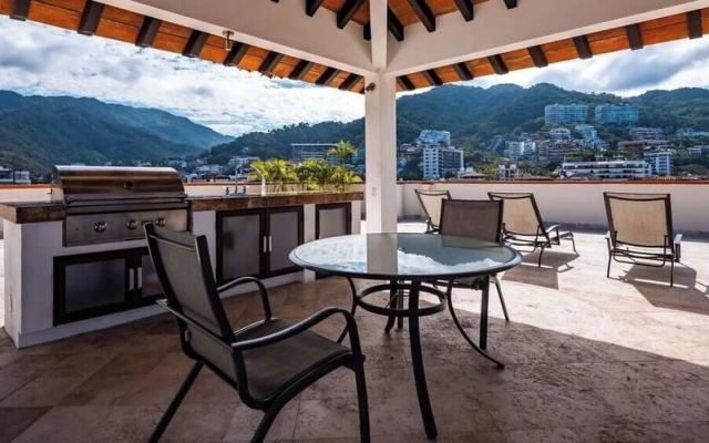Ocean View 2Br Condo-balcony-beach-pool - 805