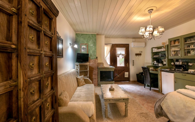 Lykovrisi guest house