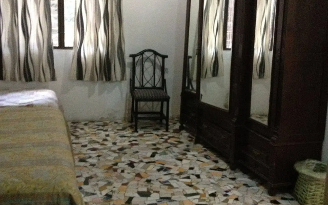 Art Apart Hostel