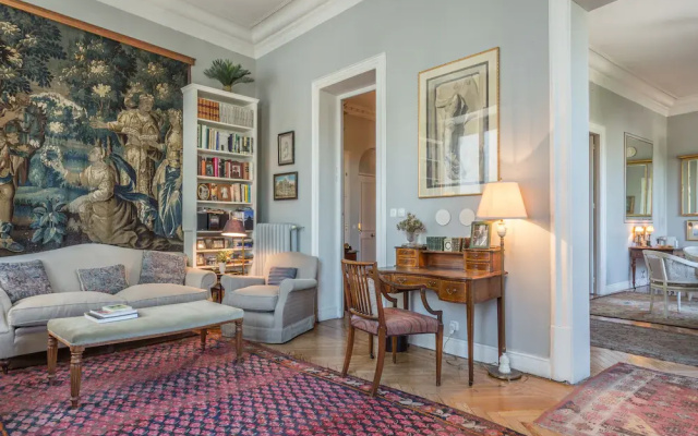 Apartamentos Palacio Real 789