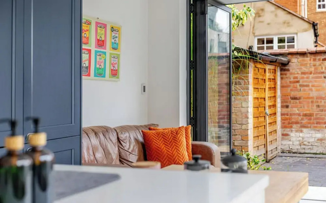 Stylish 5BD Townhouse in Leamington Spa