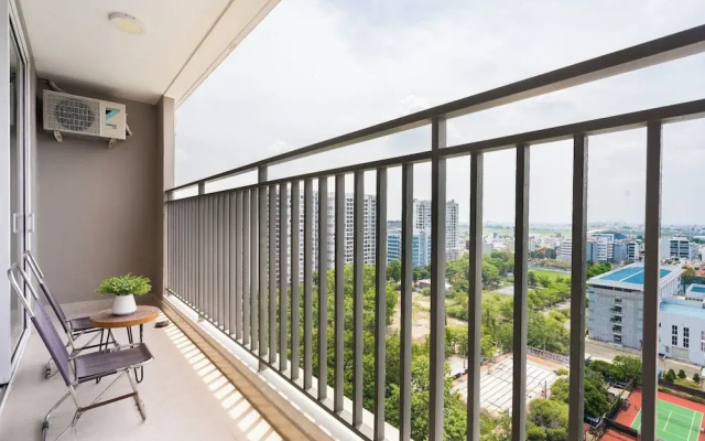 Golden Mansion - Transit Apt Free POOL & GYM