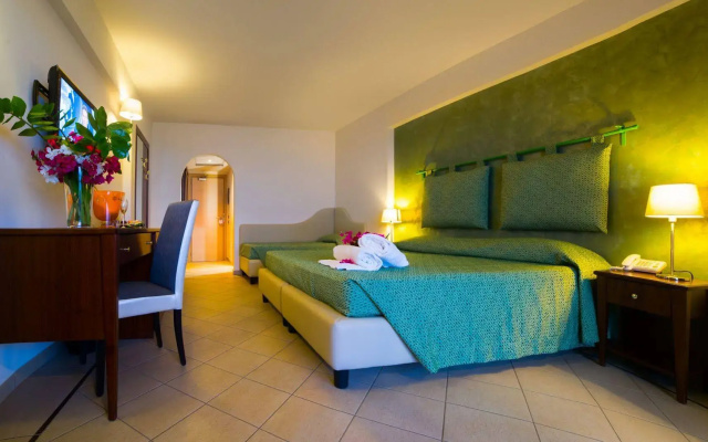 EliHotel