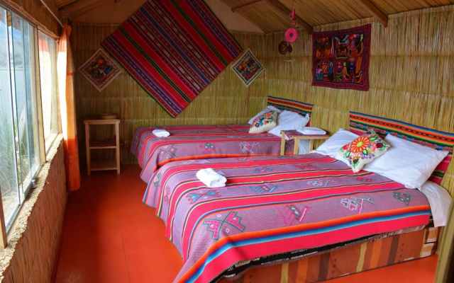 Uros Aruntawi Lodge