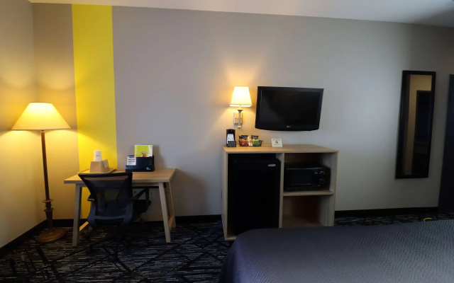Super 8 by Wyndham Perryville