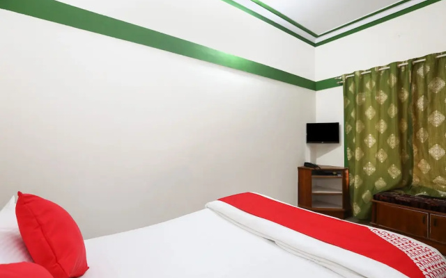 OYO 7030 Four Seasons