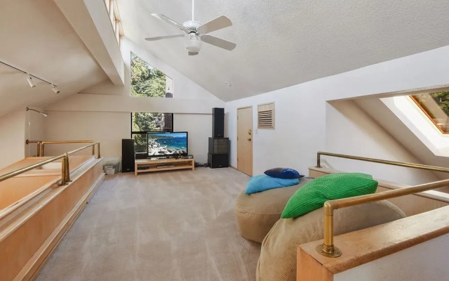 Sunset Lodge