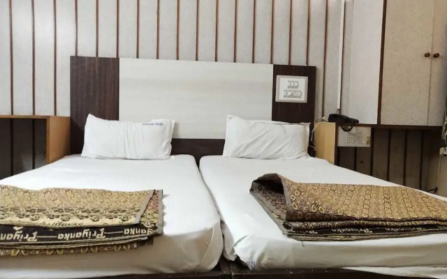Hotel Abhiman by iROOMZ