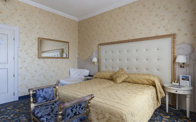 Hotel Riviera