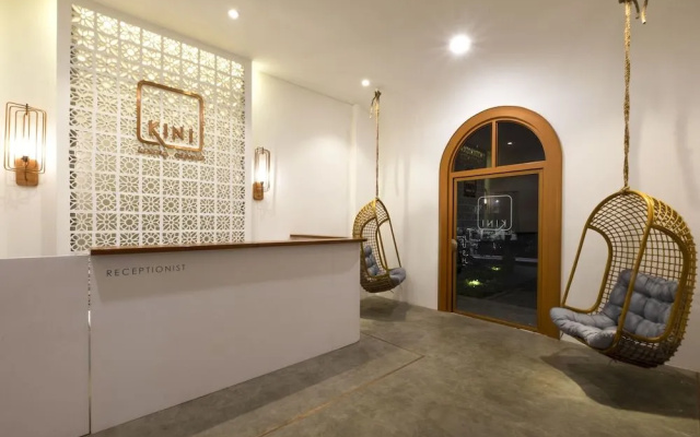 KINI Luxury Capsule - Hostel