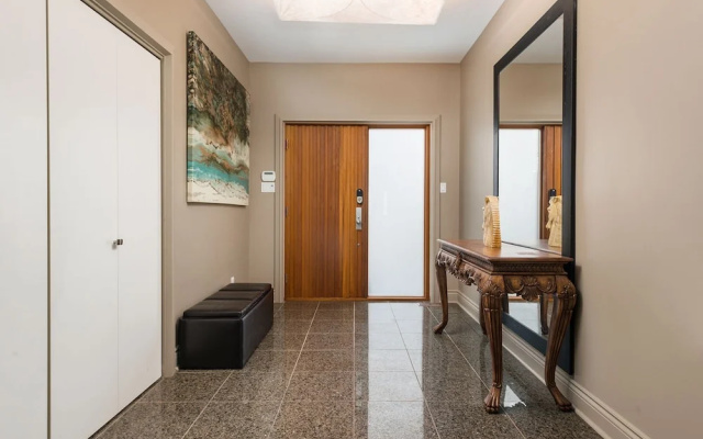 Modern Luxury Furnished, Surrounding St-Lawrence River View, Tranquil