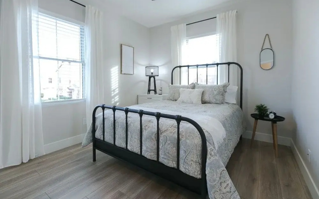 Gilbert Laurel 3 Bedroom Townhouse by RedAwning
