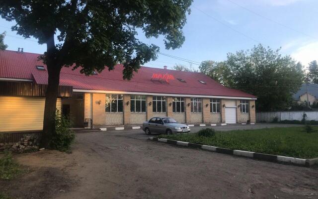 Отель Максим