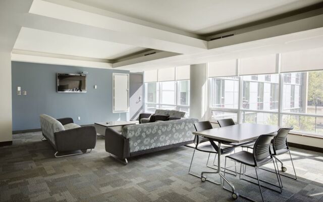 University of Calgary - Seasonal Residence