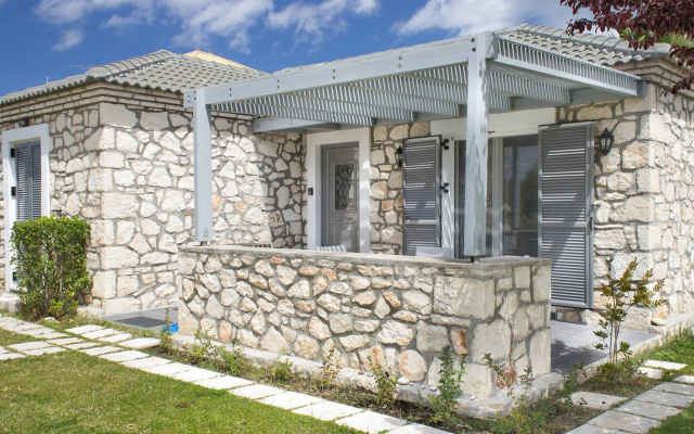 Welcoming Villa near Sea in Agrilia