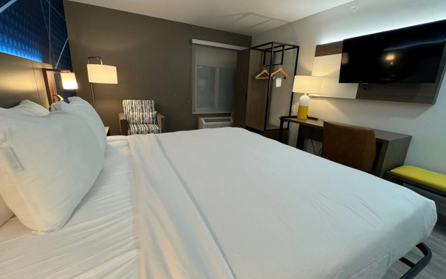 Comfort Inn & Suites Salt Lake City I-80 I-15 Downtown