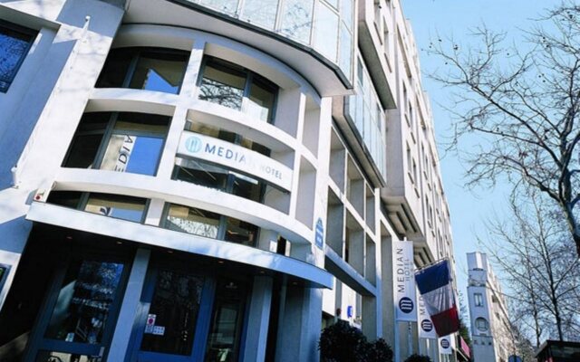 Отель Median Porte De Versailles Париж вид на фасад
