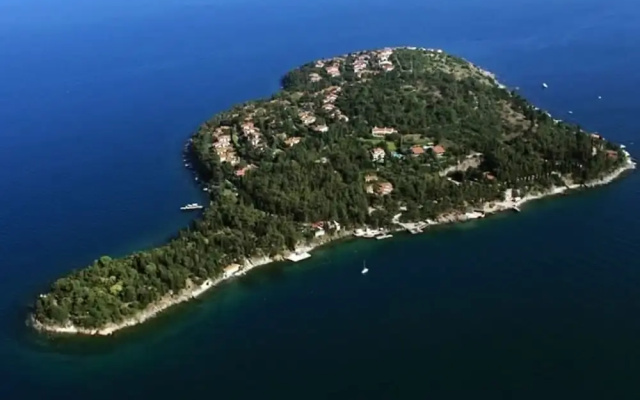 Ersa Hotel