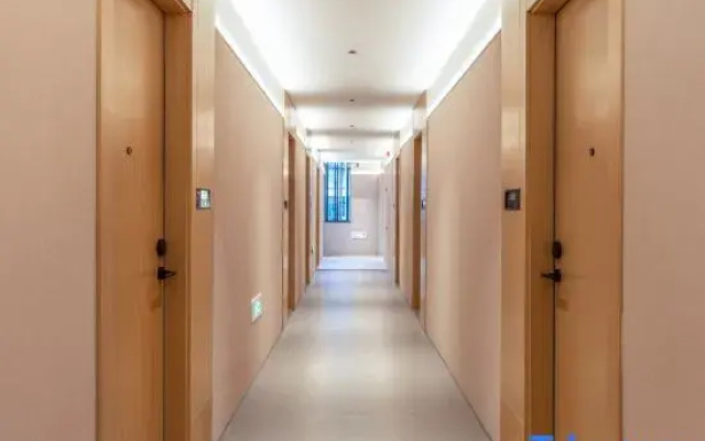 Jiamei Wanyue Hotel (Nanning Sanjie Liangxiang Chaoyang Metro Station Branch)