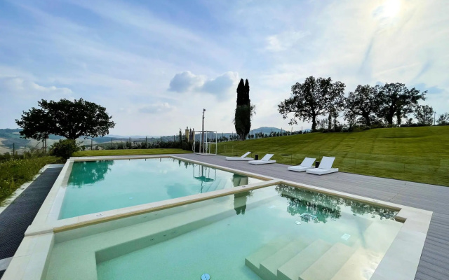 Lush holiday home in Varignana with bubble bath