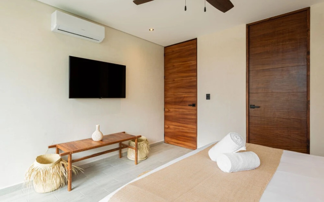 Jade Tulum