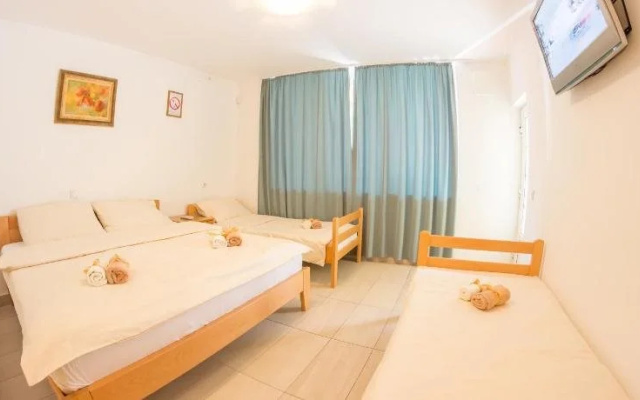 Hostel Ami
